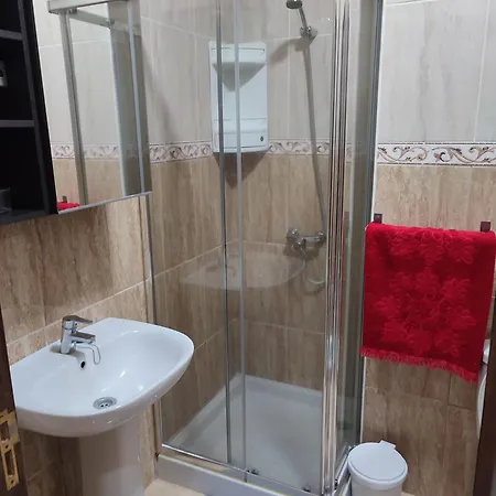 Matrimonial En Casa Compartida * 拉拉古纳